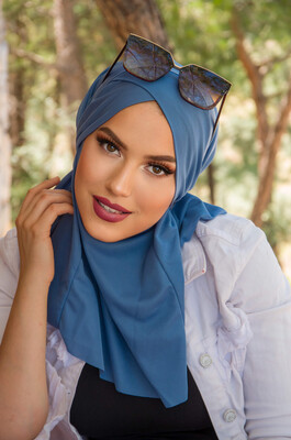 Aişe Tesettür - İndigo Çapraz Bantlı Medium Size Hijab - Hazır Şal (1)