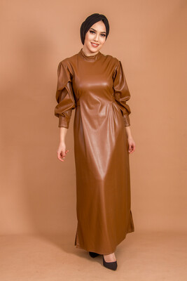 Aişe Tesettür - Kahverengi Deri Düğme Detaylı Elbise