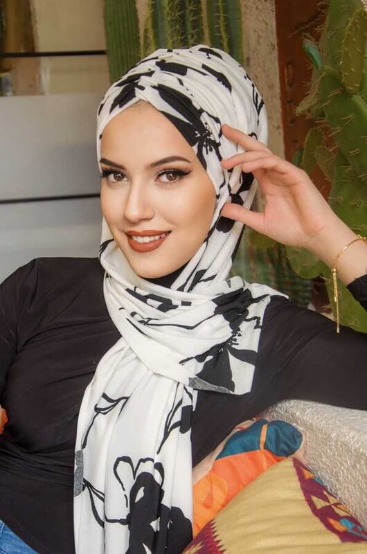 Siyah Beyaz Kelebek Model Büzgülü Bone Şal